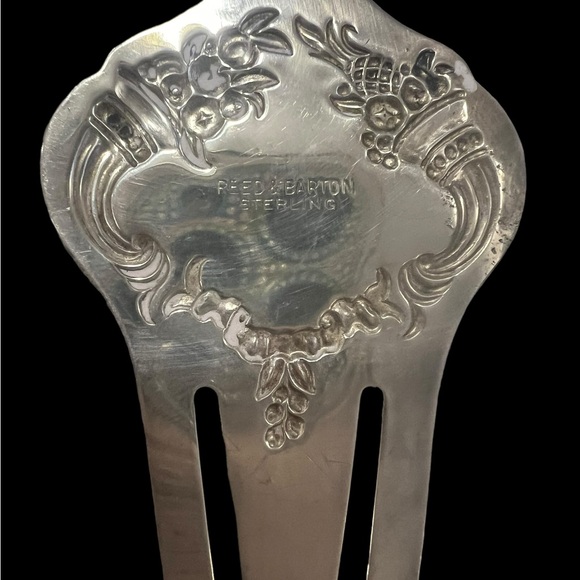 VINTAGE REED & BARTON STERLING SILVER FRUIT/CORNUCOPIA BOOK MARK - Picture 4 of 6